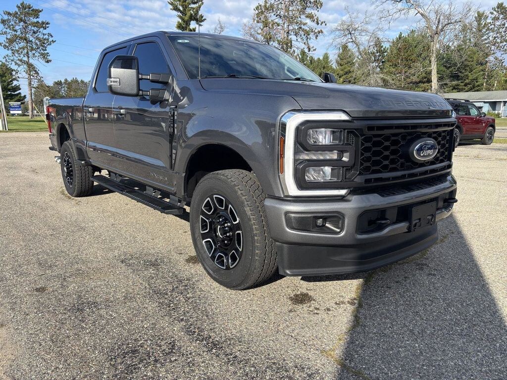 Used 2024 Ford F-250SD Lariat Truck