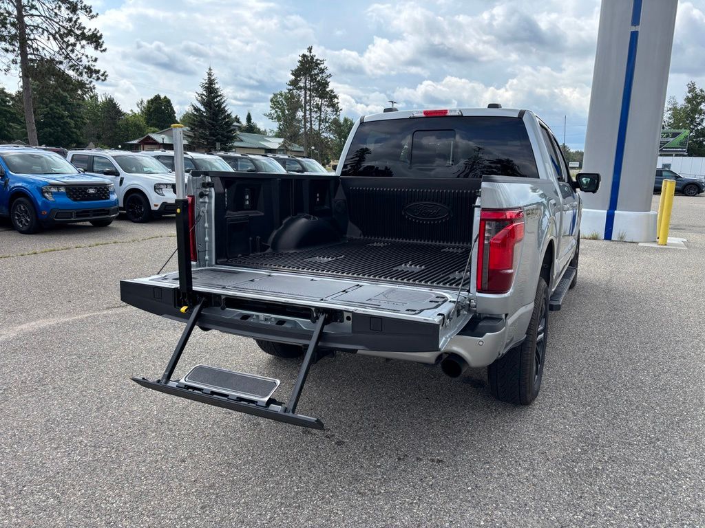 2026 Ford F-150 XLT - Photo 9