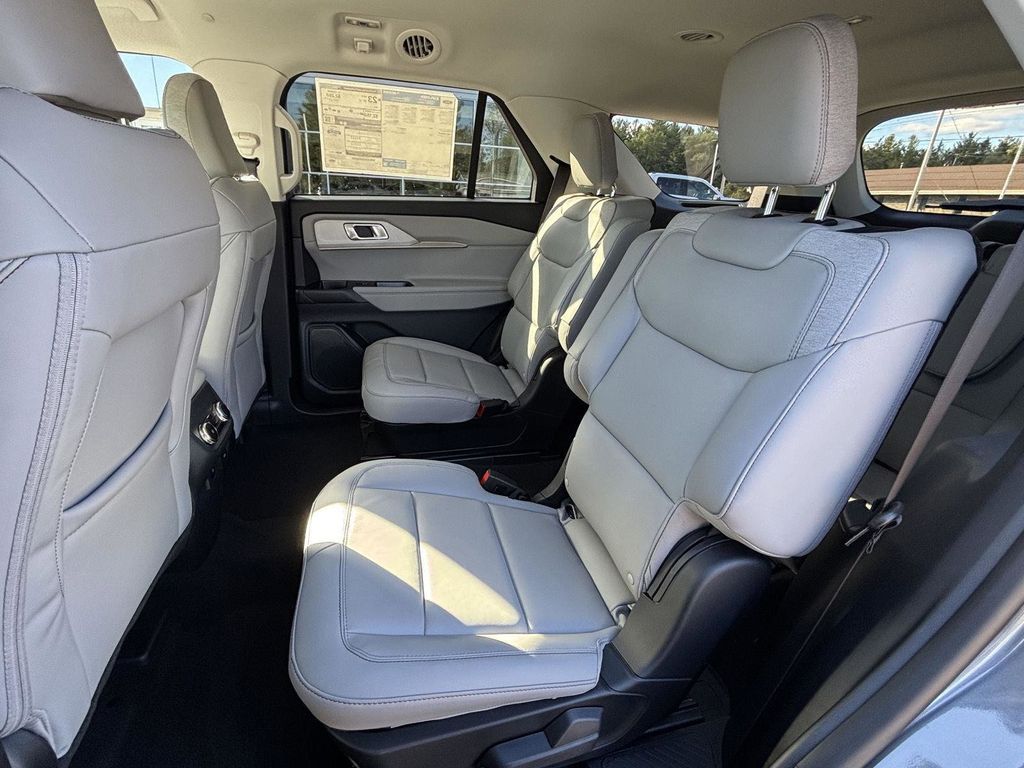 2026 Ford Explorer Active - Photo 15