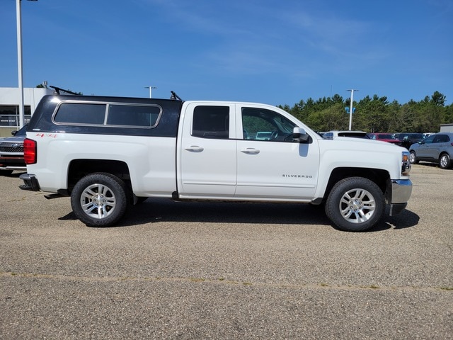 Used 2017 Chevrolet Silverado 1500 LT with VIN 1GCVKREH5HZ115655 for sale in Roscommon, MI