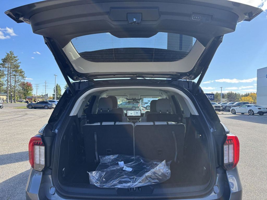 2026 Ford Explorer Active - Photo 17
