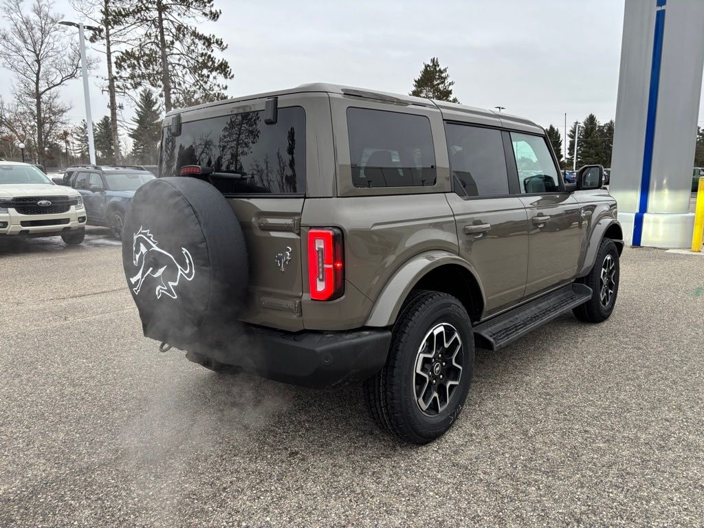 New 2025 Ford Bronco Outer Banks SUV