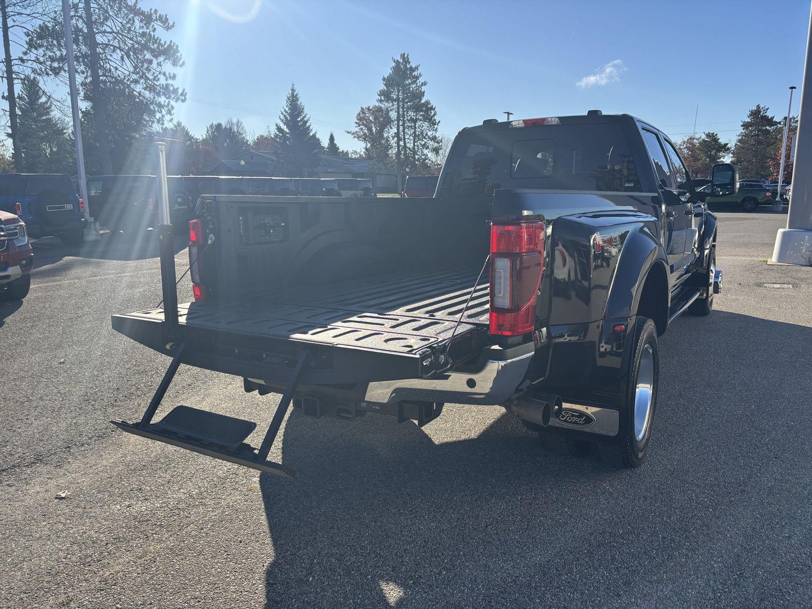 2021 Ford F-450 Lariat photo 3