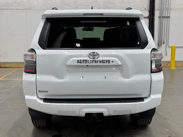 2019 Toyota 4Runner SR5 photo 4