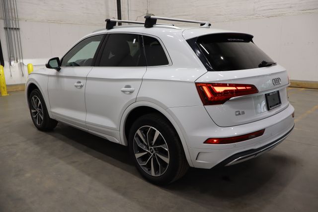 2021 Audi Q5 45 Premium photo 3