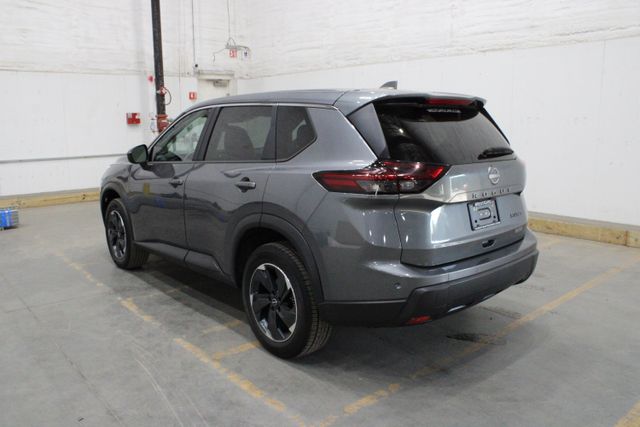 2024 Nissan Rogue SV photo 2