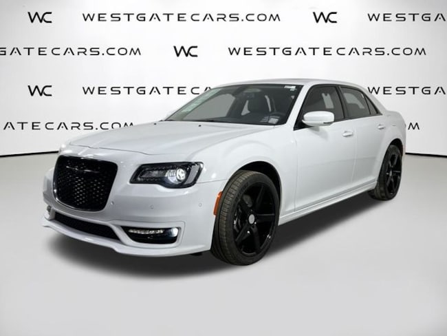 2023 Chrysler 300 Touring L Sedan