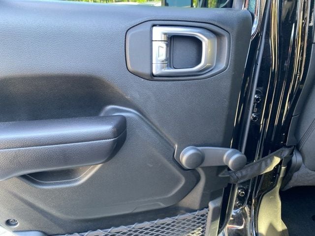 2021 Jeep Gladiator Sport - Photo 22