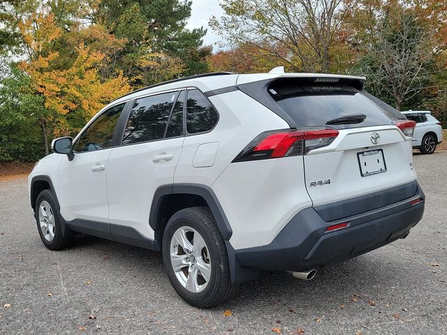 2019 Toyota RAV4 XLE photo 4