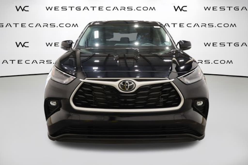 Used 2024 Toyota Highlander LE SUV