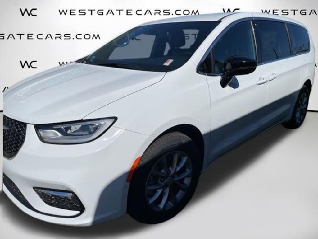 New 2026 Chrysler Pacifica SELECT AWD Passenger Van