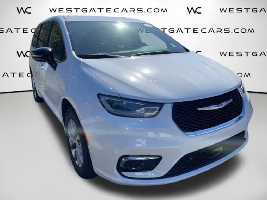 New 2026 Chrysler Pacifica SELECT AWD Passenger Van