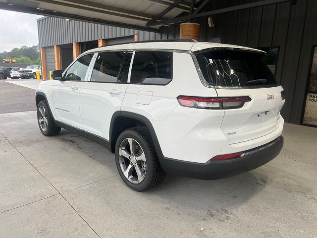 2025 Jeep Grand Cherokee Limited photo 2