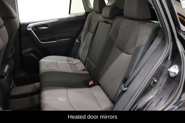 2023 Toyota RAV4 XLE - Photo 16