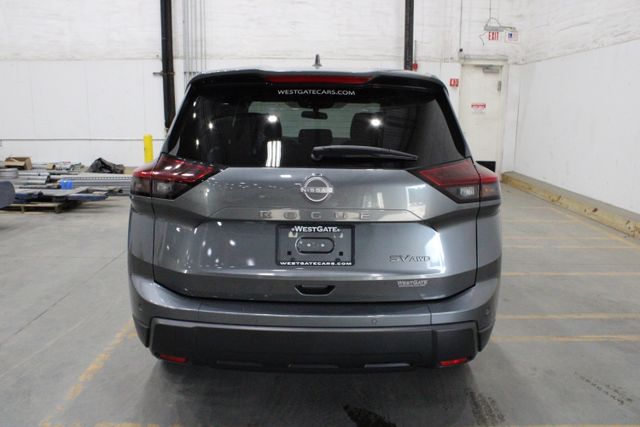2024 Nissan Rogue SV photo 3