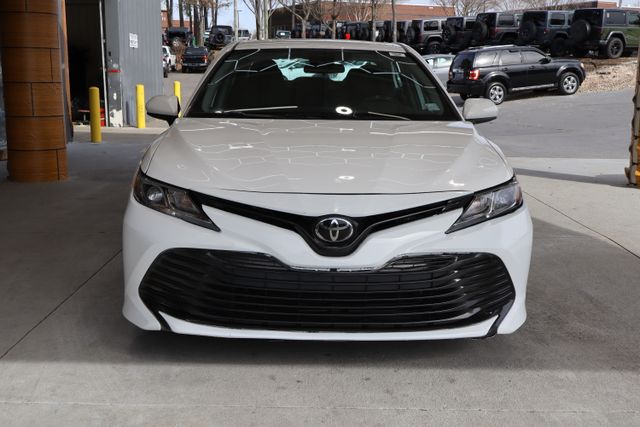2019 Toyota Camry LE photo 2