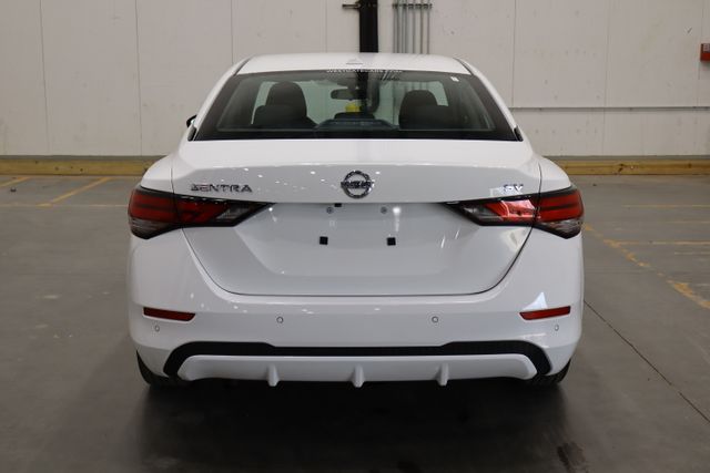 2023 Nissan Sentra SV photo 4