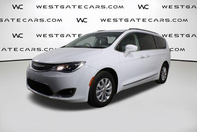 2018 Chrysler Pacifica Touring L's photo