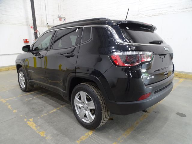 2022 Jeep Compass Latitude photo 3