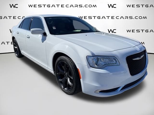 2021 Chrysler 300 Touring's photo