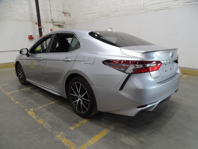 2023 Toyota Camry SE photo 3
