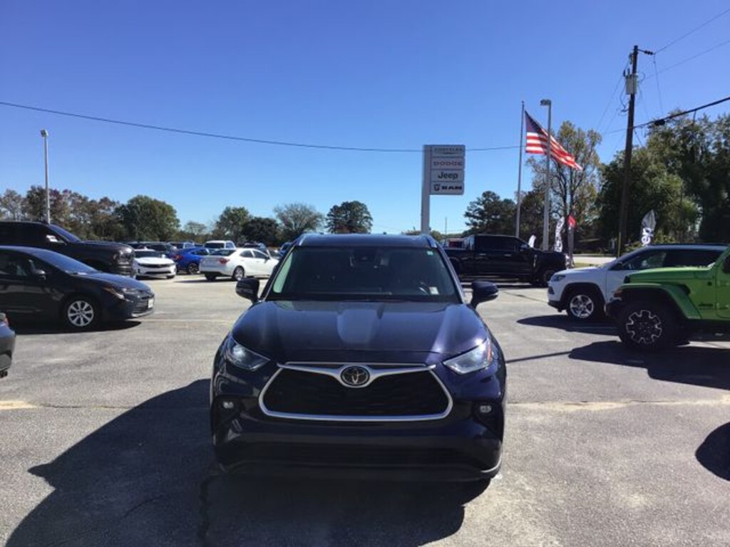 Used 2021 Toyota Highlander XLE SUV
