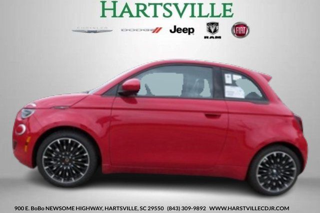 2024 Fiat 500e Red photo 3