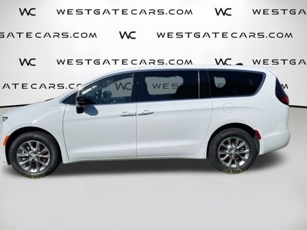 New 2026 Chrysler Pacifica SELECT AWD Passenger Van