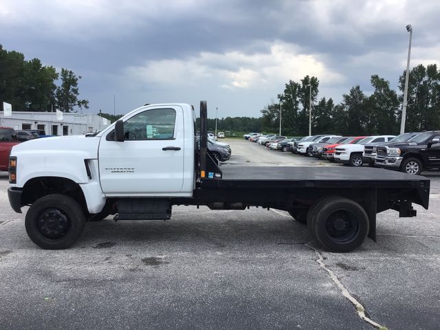 2023 Chevrolet Silverado 4500HD Work Truck photo 3