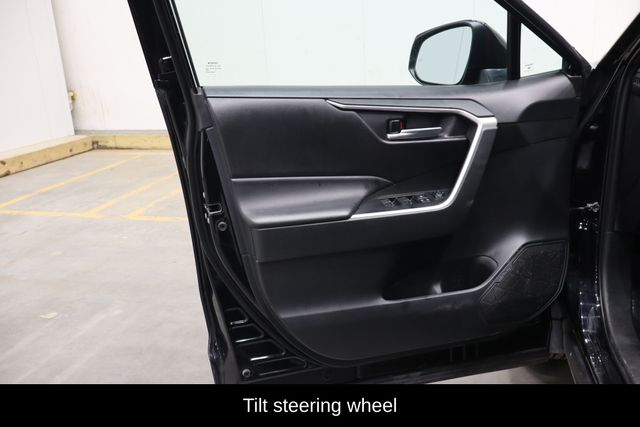 2023 Toyota RAV4 XLE - Photo 19