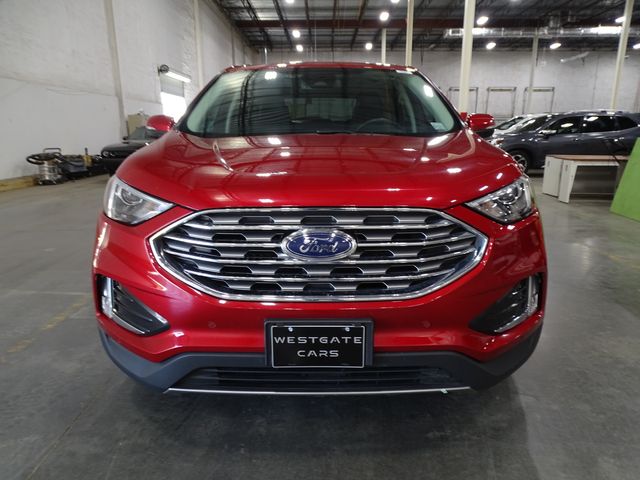2022 Ford Edge Titanium photo 2