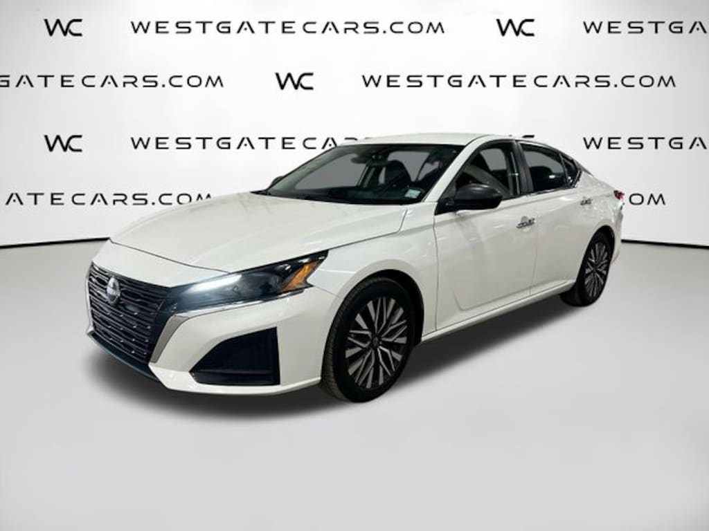 Used 2024 Nissan Altima 2.5 SV Sedan