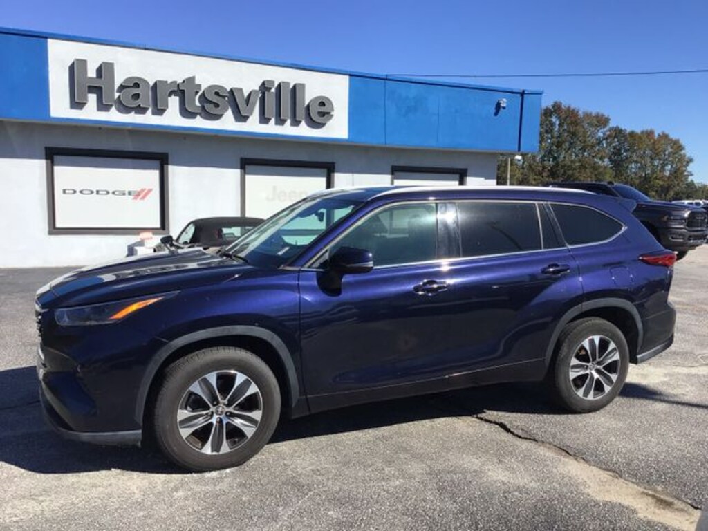Used 2021 Toyota Highlander XLE SUV