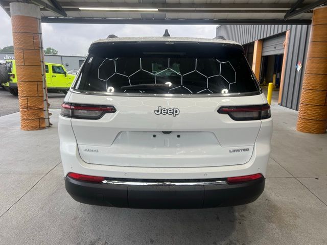 2025 Jeep Grand Cherokee Limited photo 3