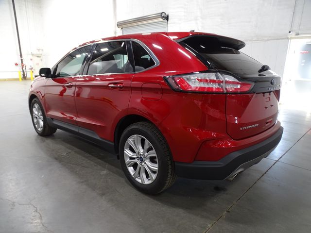 2022 Ford Edge Titanium photo 3