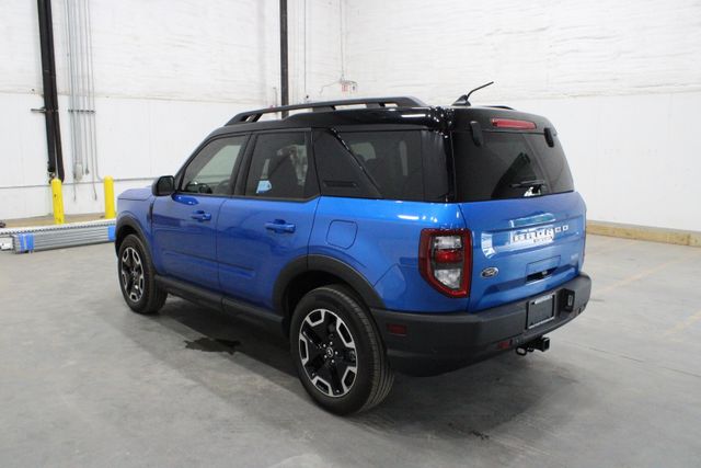 2022 Ford Bronco Sport Outer Banks photo 2