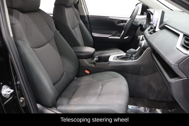 2023 Toyota RAV4 XLE - Photo 18