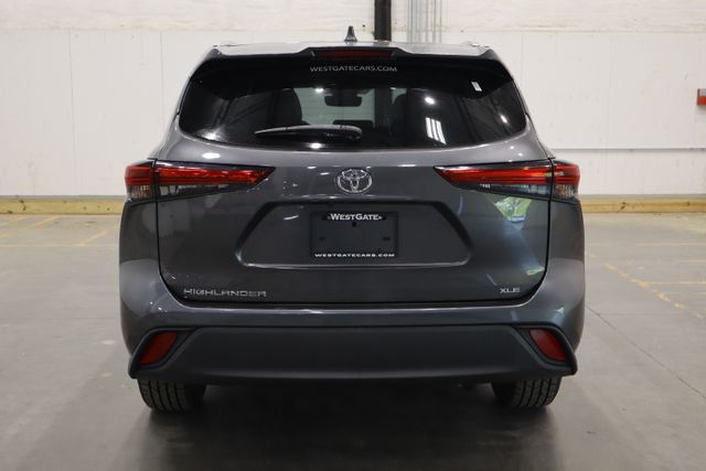 2021 Toyota Highlander XLE photo 4