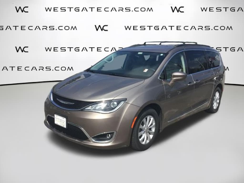 Used 2017 Chrysler Pacifica Touring-L Van