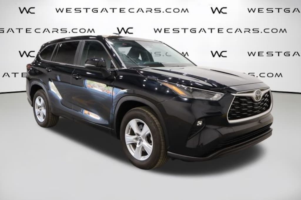 Used 2024 Toyota Highlander LE SUV
