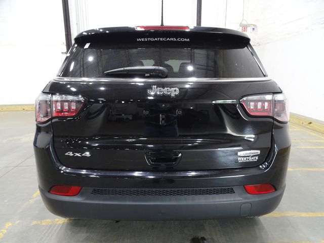 2022 Jeep Compass Latitude photo 4