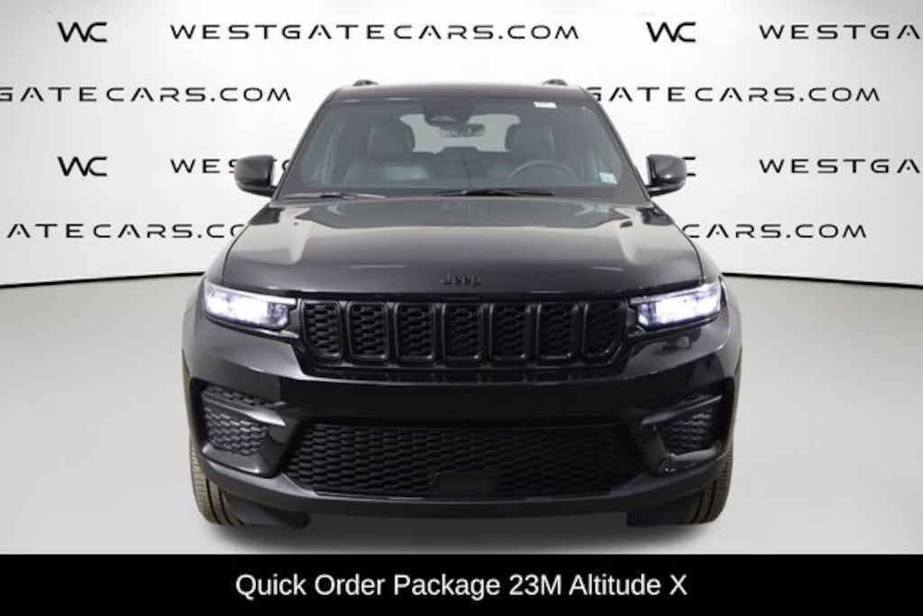 Used 2025 Jeep Grand Cherokee Laredo SUV