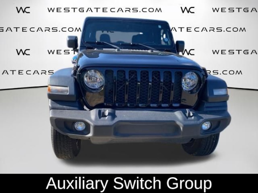 Used 2021 Jeep Gladiator Sport Truck Crew Cab