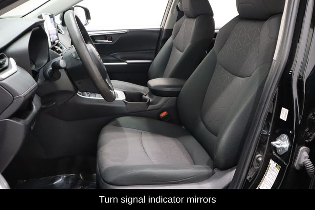 2023 Toyota RAV4 XLE - Photo 14
