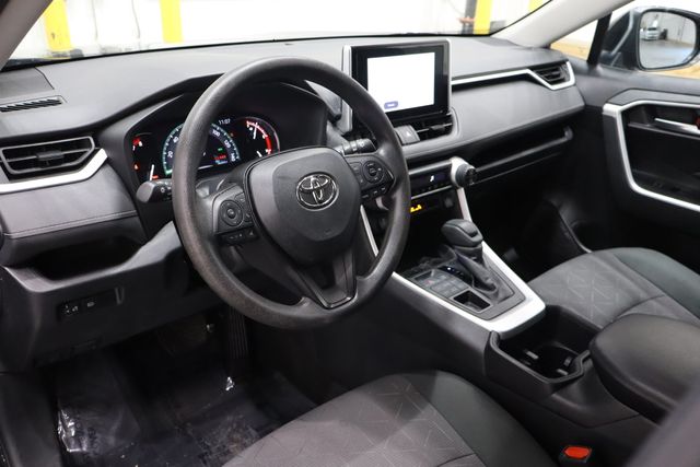 2023 Toyota RAV4 XLE - Photo 25