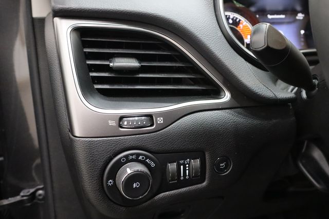 2021 Jeep Cherokee Latitude Lux - Photo 18