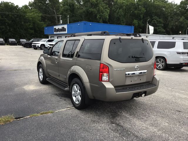 2008 Nissan Pathfinder SE photo 4
