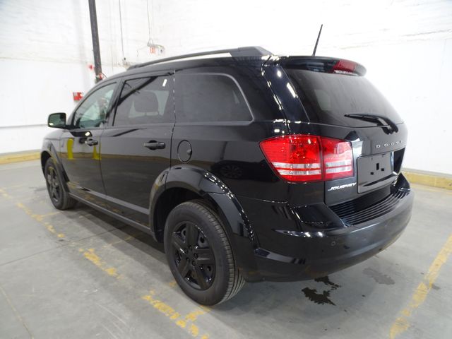 2020 Dodge Journey SE photo 3