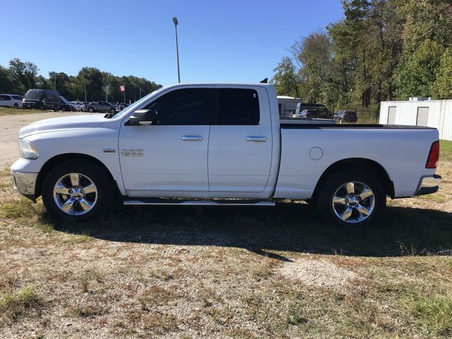2015 Ram 1500 SLT photo 4