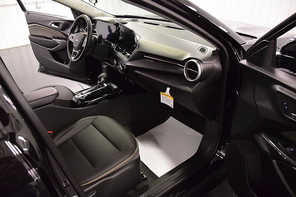2025 Chevrolet Trax Activ - Photo 29